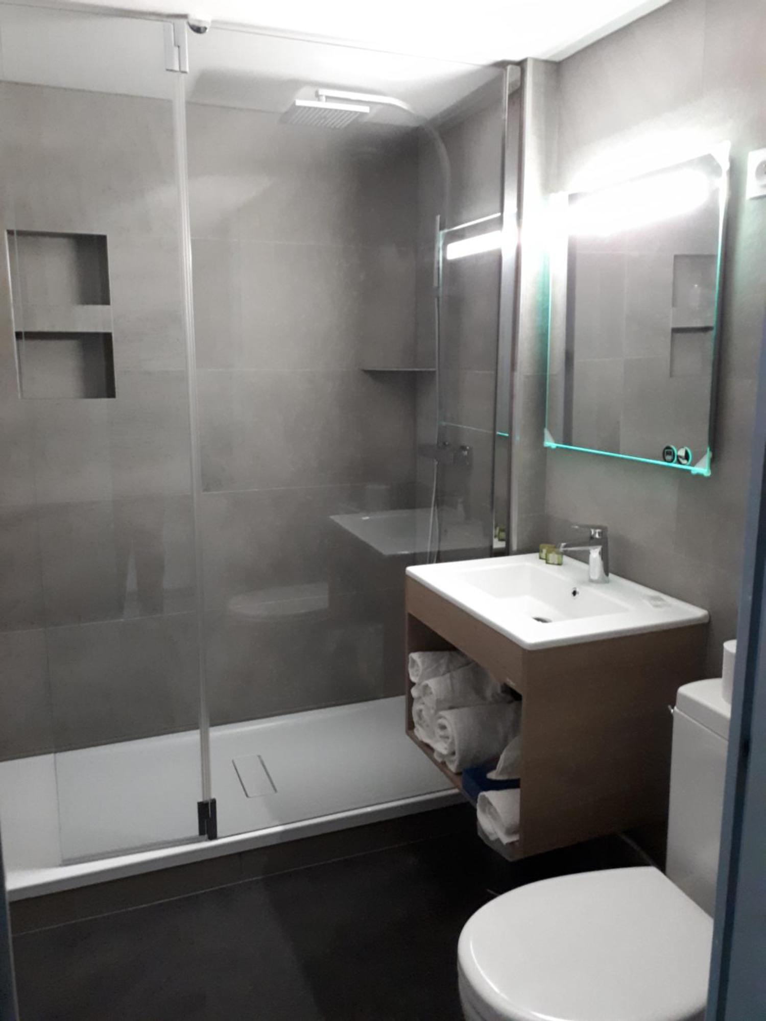 Le Saint Sebastien Hotel Blendecques ภายนอก รูปภาพ